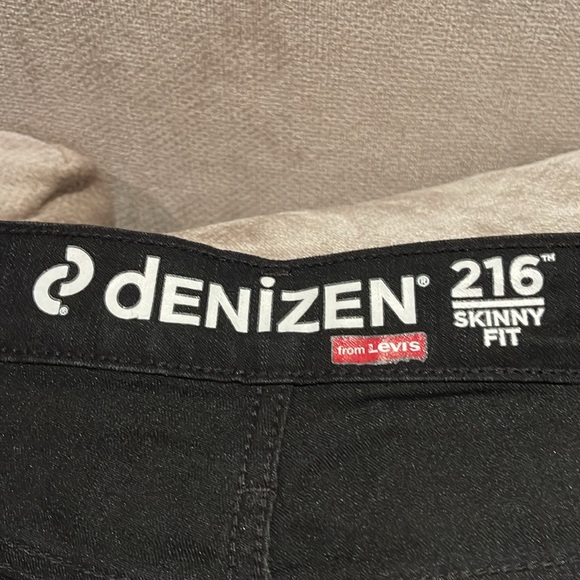 Levi’s denizen 216 Skinny Fit - Picture 2 of 3